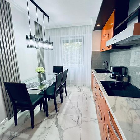 Sofiapartment Орадя Экстерьер фото